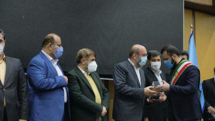 مهندس جهانبین شکری، مدیر نمونه جوان