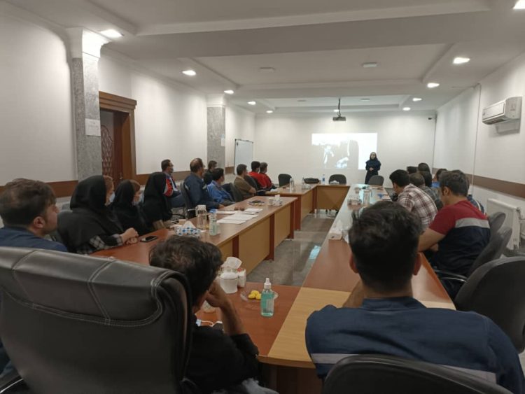 عملکرد واحد آموزش گروه صنعتی شکری