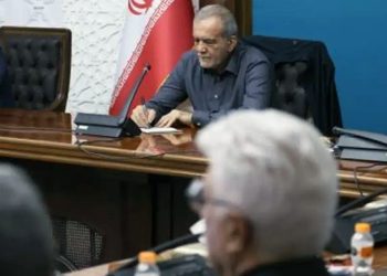 بررسی چالش قطعی برق صنایع در دیدار صنعتگران با رئیس‌جمهور