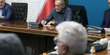 بررسی چالش قطعی برق صنایع در دیدار صنعتگران با رئیس‌جمهور