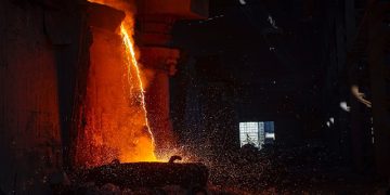 فولاد خوزستان و چالش کمبود برق در مسیر بازسازی صنعت فولاد