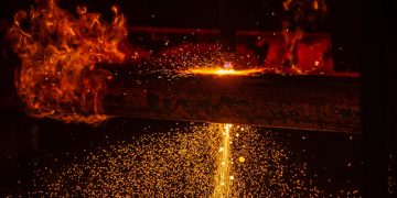 کارخانه فولاد ایتالیا در سایه افزایش هزینه انرژی و خطر توقف تولید